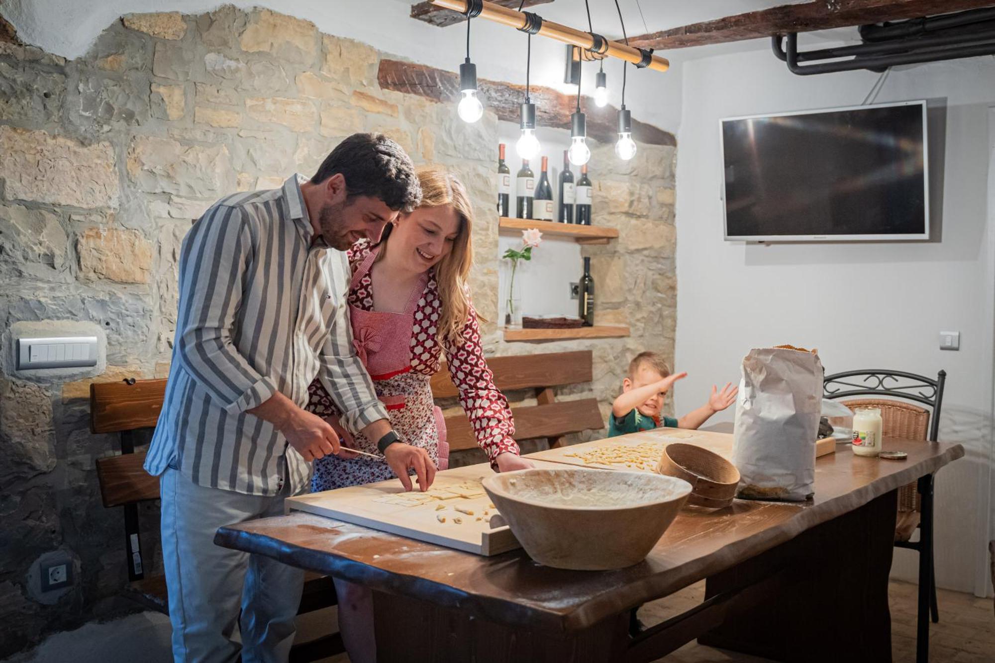 Holiday Home Belveder Motovun With Heated Pool Livade Zewnętrze zdjęcie