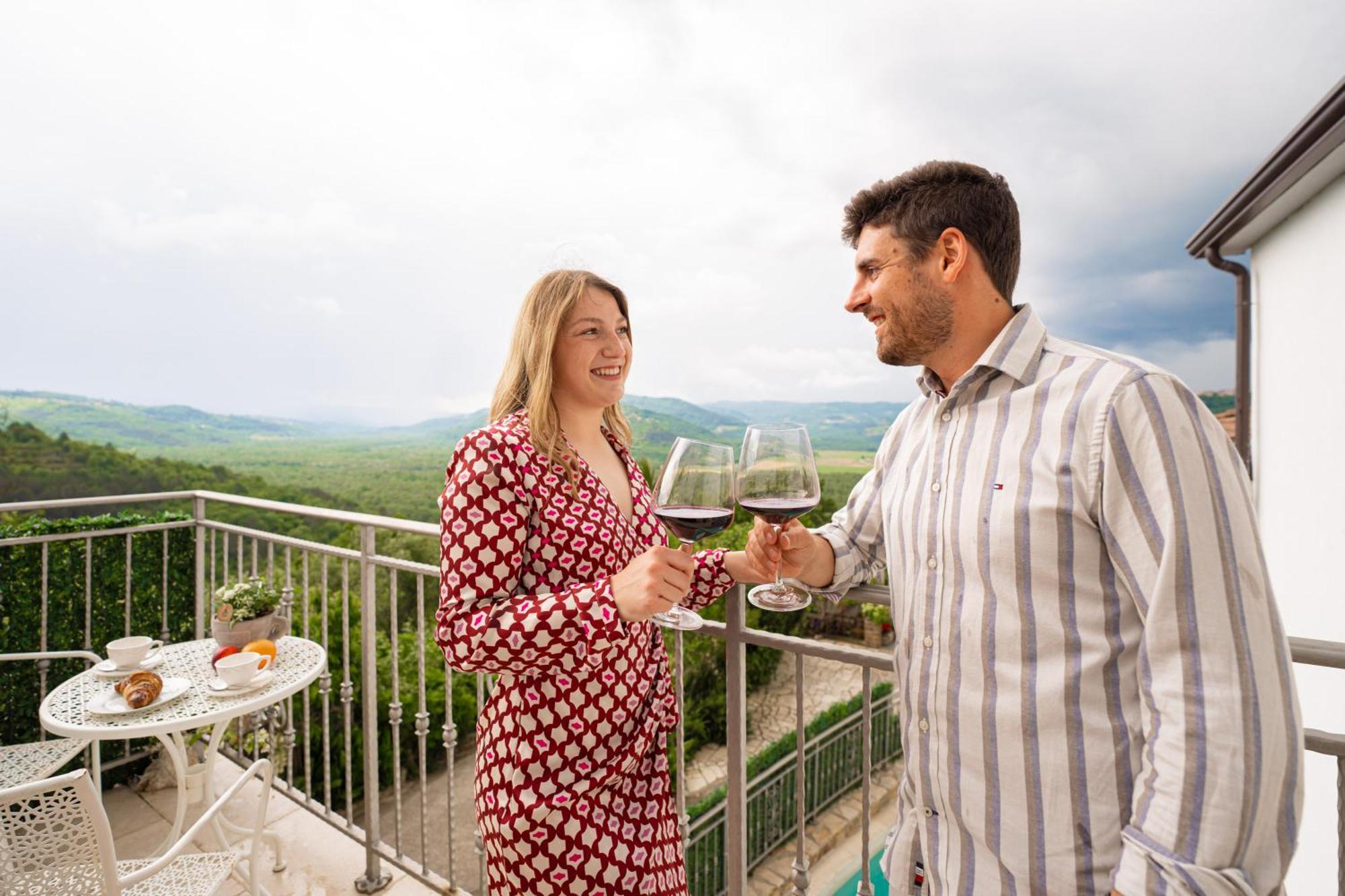 Holiday Home Belveder Motovun With Heated Pool Livade Zewnętrze zdjęcie