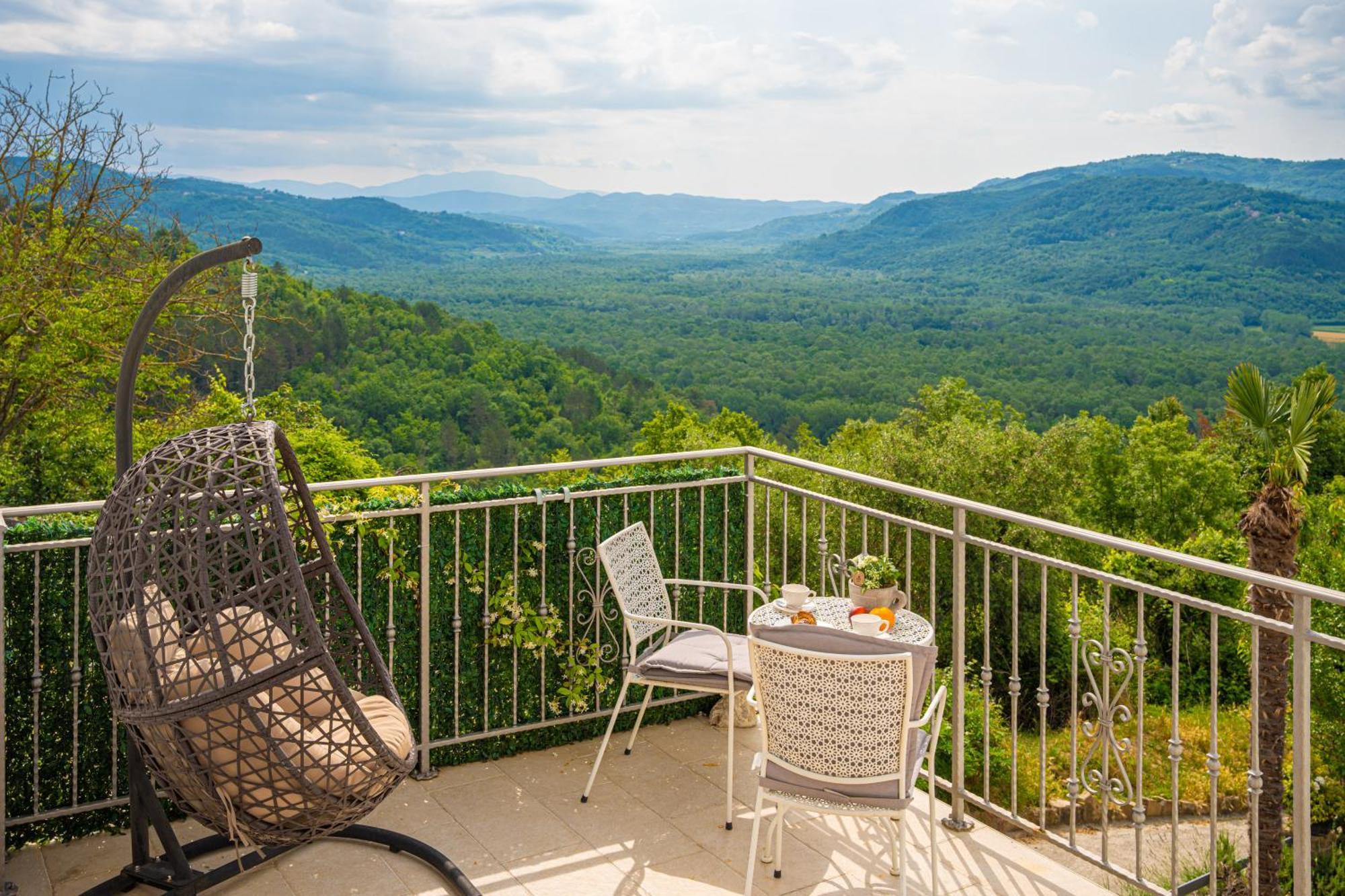 Holiday Home Belveder Motovun With Heated Pool Livade Zewnętrze zdjęcie